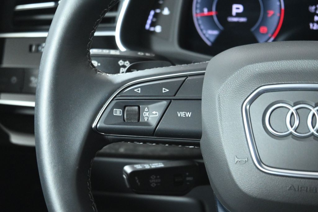 Thumbnail: 2025 Audi Q7 - 17