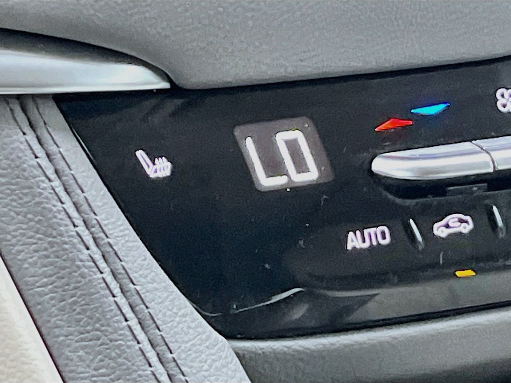 2023 Cadillac XT5 Premium Luxury Silver at North Houston Mitsubishi