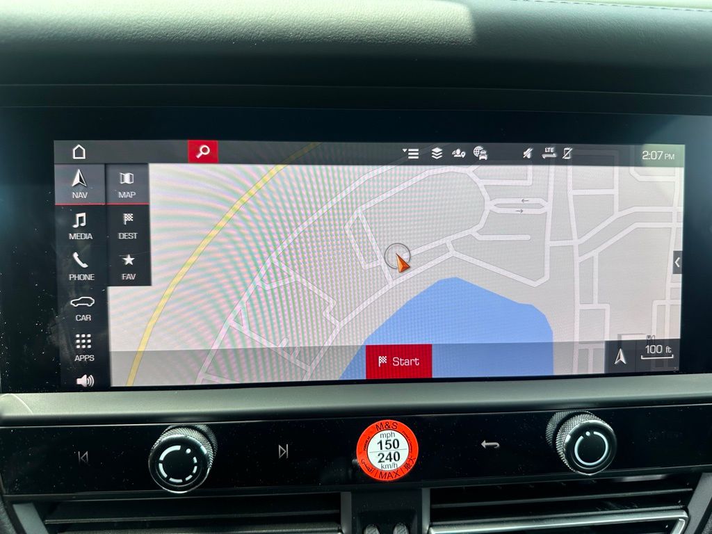 Thumbnail: 2026 Porsche Macan - 32