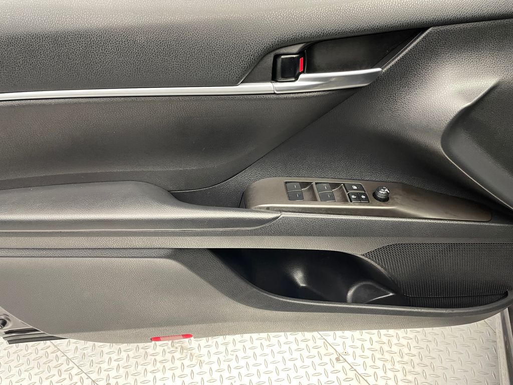 2023 Toyota Camry SE 9