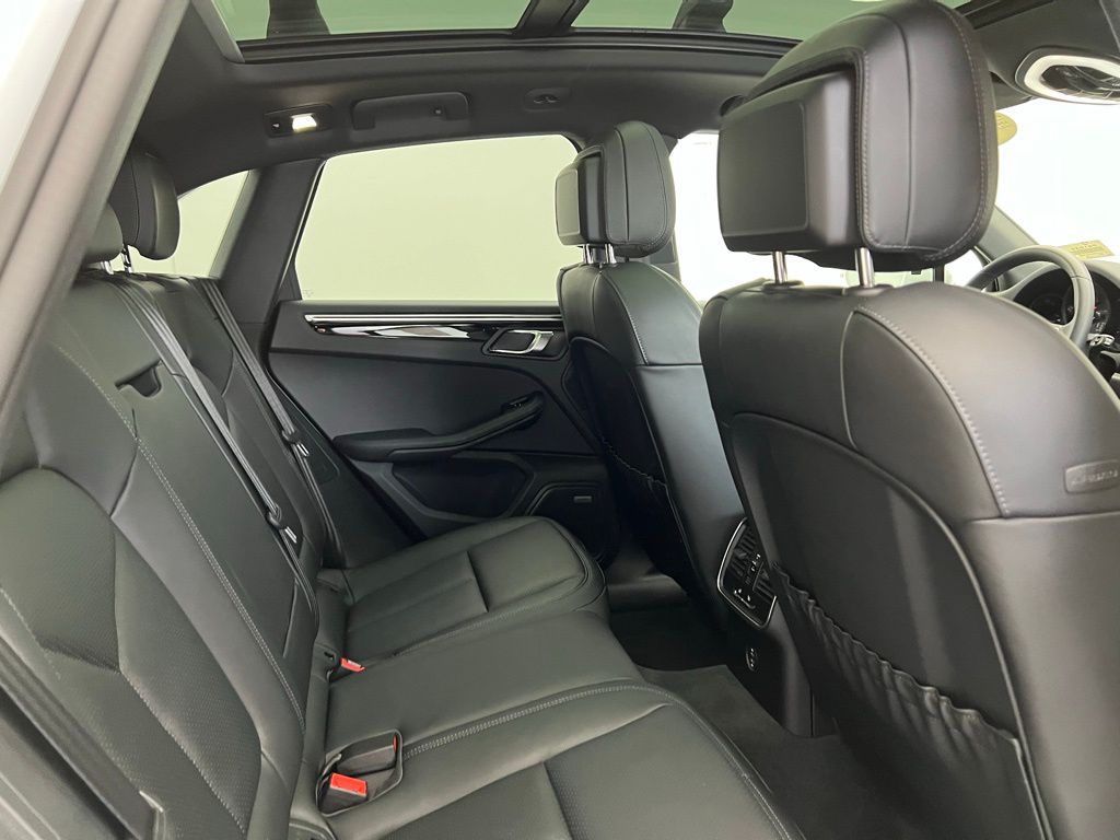 2024 Porsche Macan  16