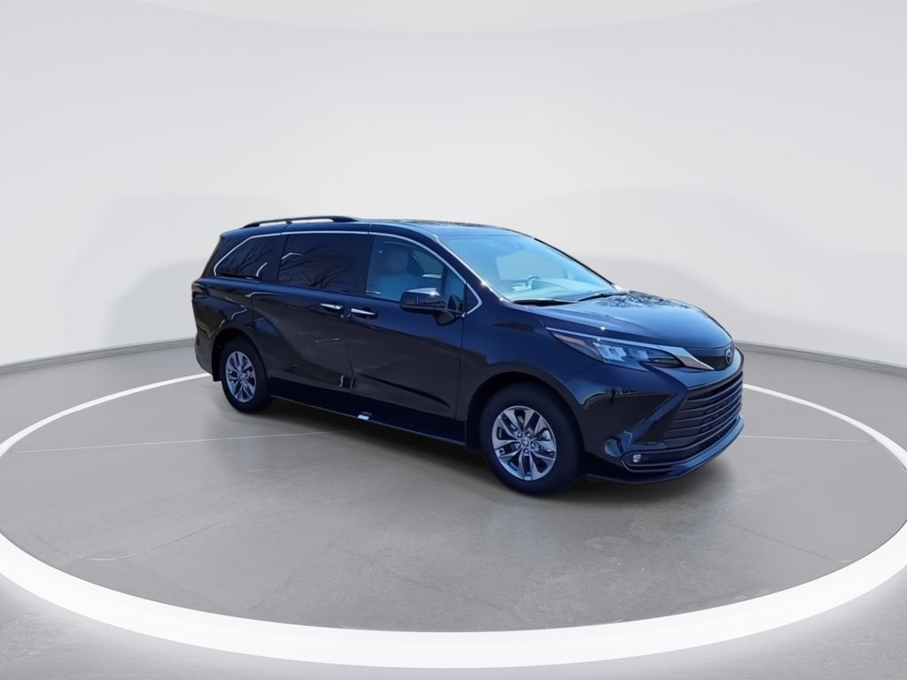 2025 Toyota Sienna XLE 2