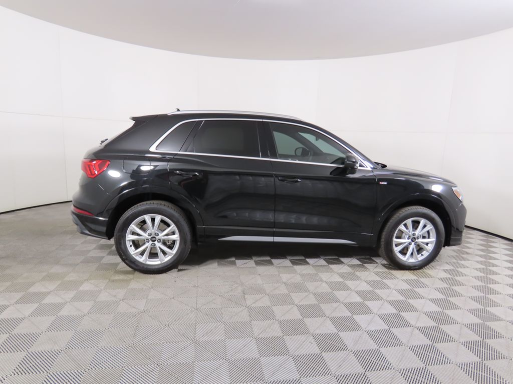 Thumbnail: 2025 Audi Q3 - 4