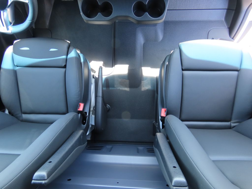 2025 Mercedes-Benz Sprinter 2500 17