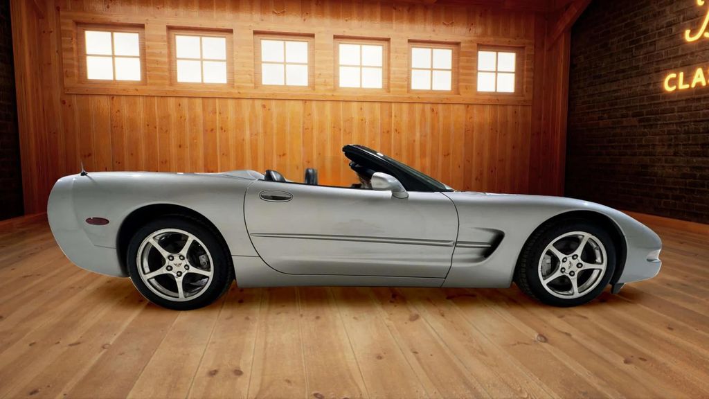 Used 2004 Machine Silver Metallic Chevrolet  image 2