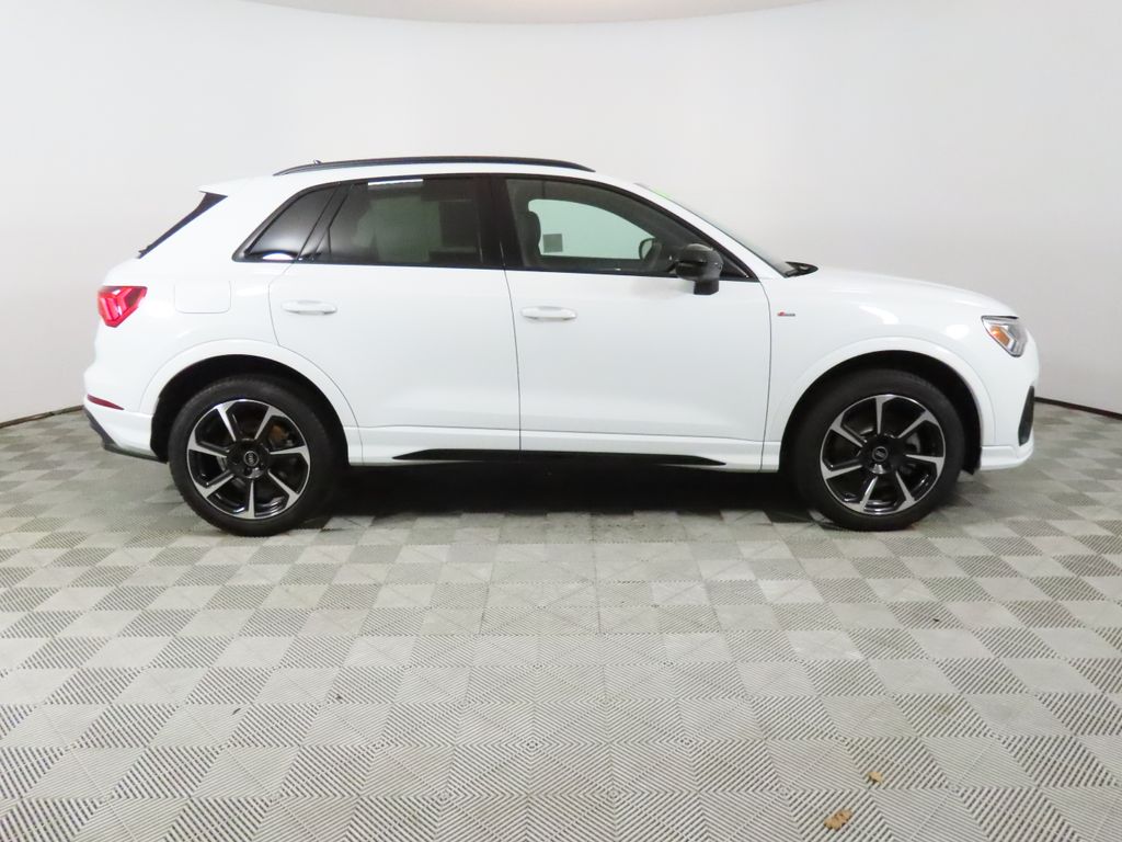 Thumbnail: 2025 Audi Q3 - 6