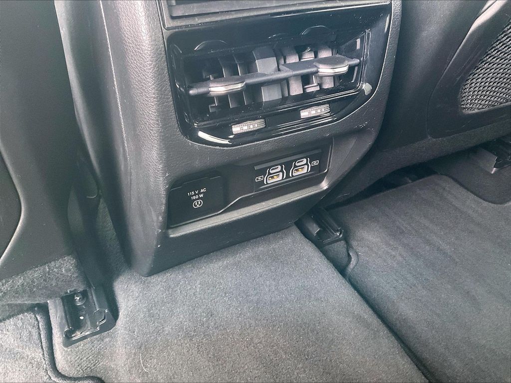 2022 Jeep Grand Cherokee — photo 25