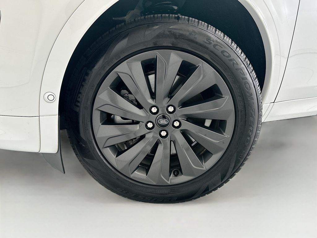 Thumbnail: 2025 Land Rover Discovery Sport - 29