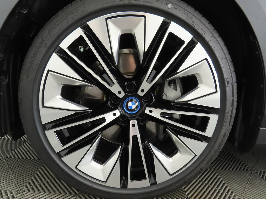2025 BMW i5 eDrive40 30
