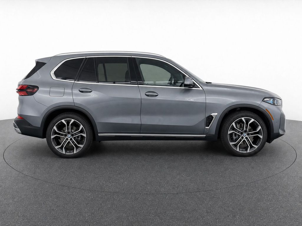Thumbnail: 2026 BMW X5 - 2