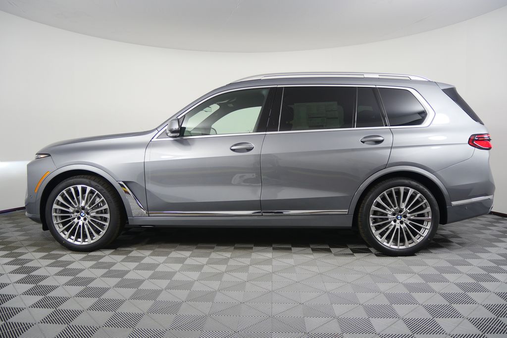 Thumbnail: 2026 BMW X7 - 6
