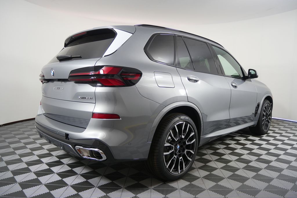 Thumbnail: 2026 BMW X5 - 3