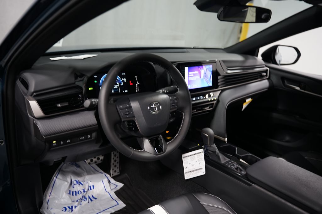 Thumbnail: 2025 Toyota Camry - 11