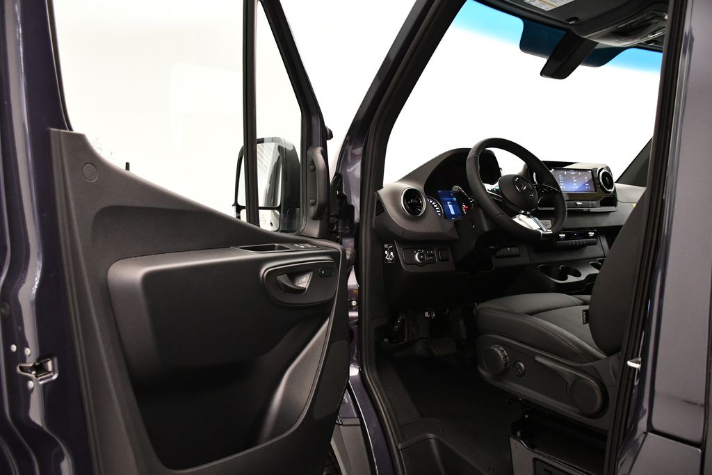 2025 Mercedes-Benz Sprinter 2500 30