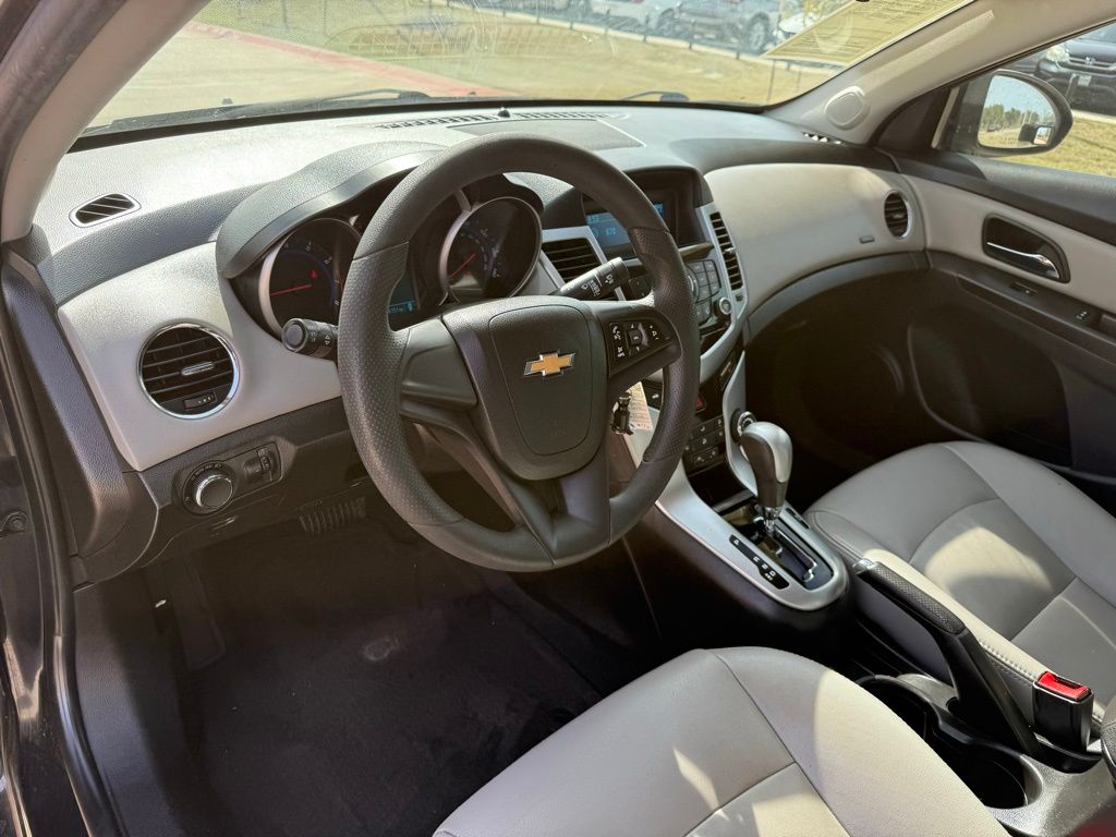 Thumbnail: 2016 Chevrolet Cruze - 13