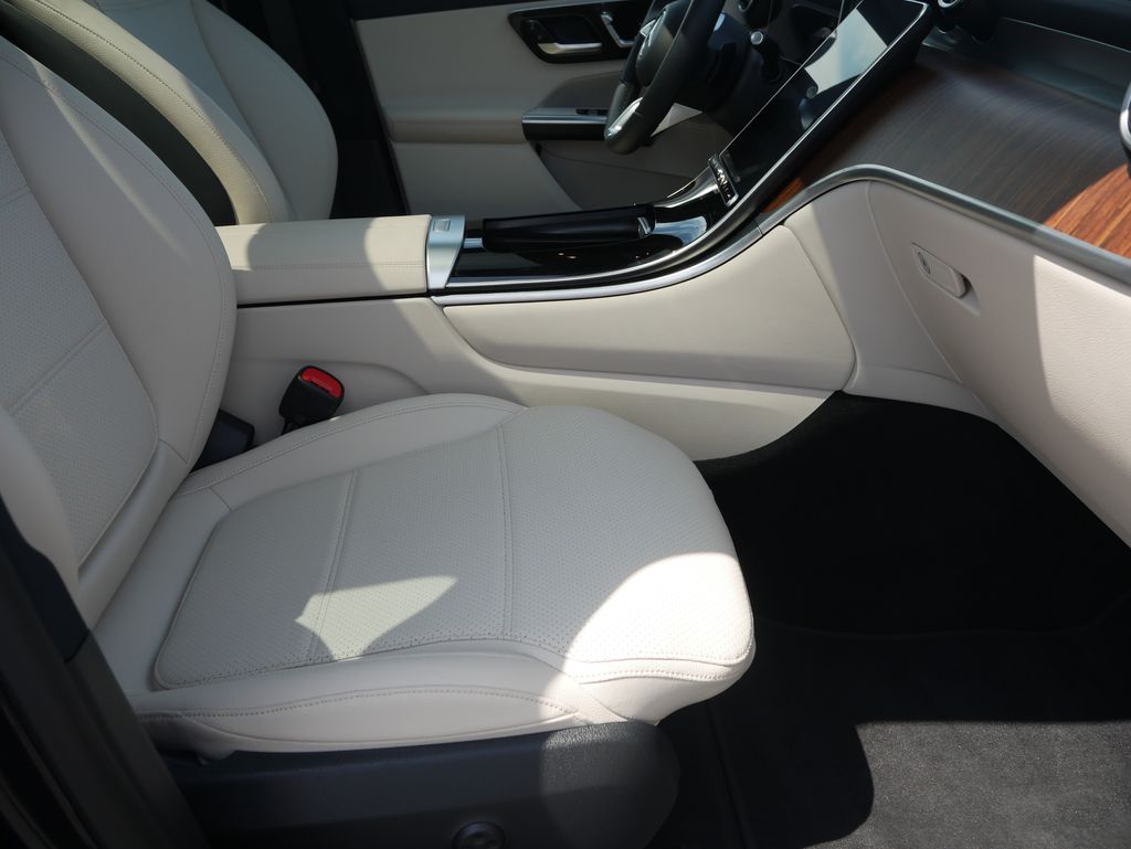 Thumbnail: 2024 Mercedes-Benz GLC - 25