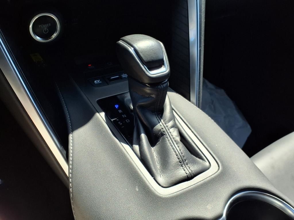 2024 Toyota Venza XLE photo 13