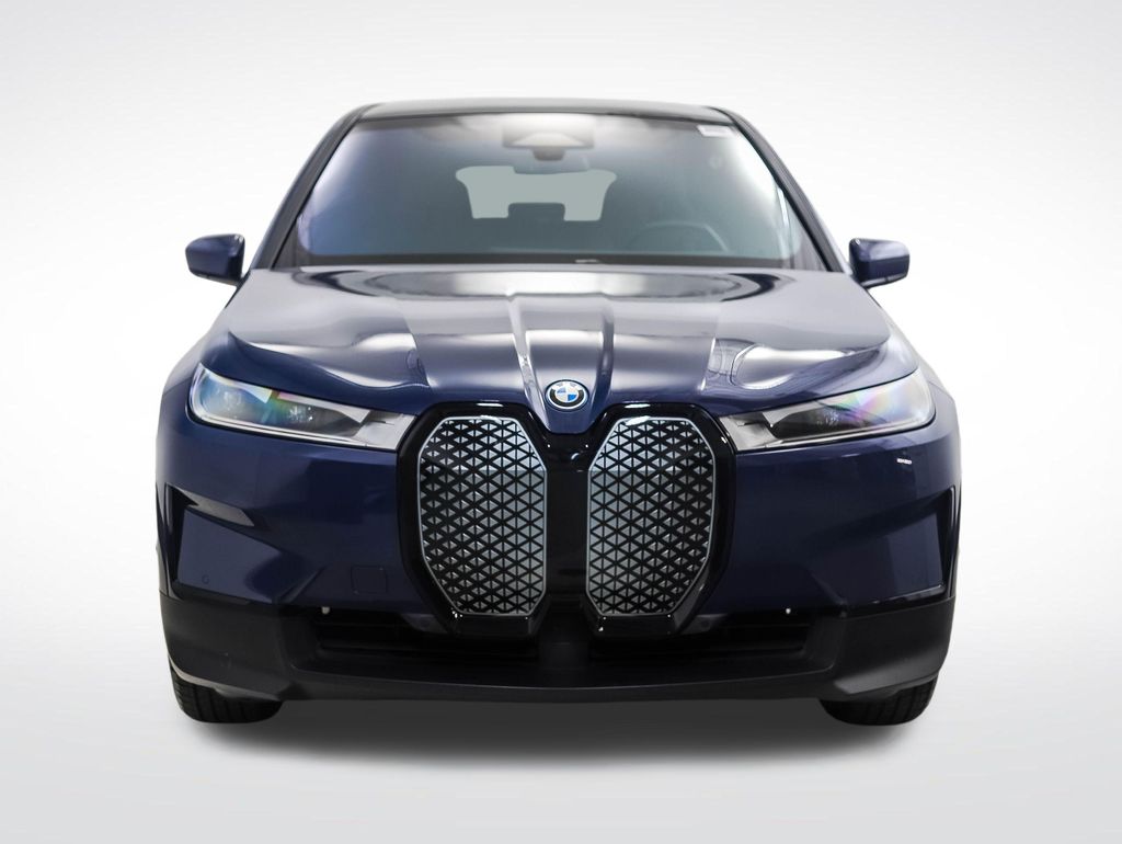 Thumbnail: 2024 BMW iX - 8