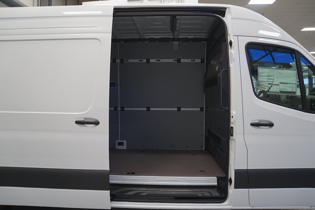 Sprinter Cargo Van 2500 High Roof w/170-Inch Wheelbase