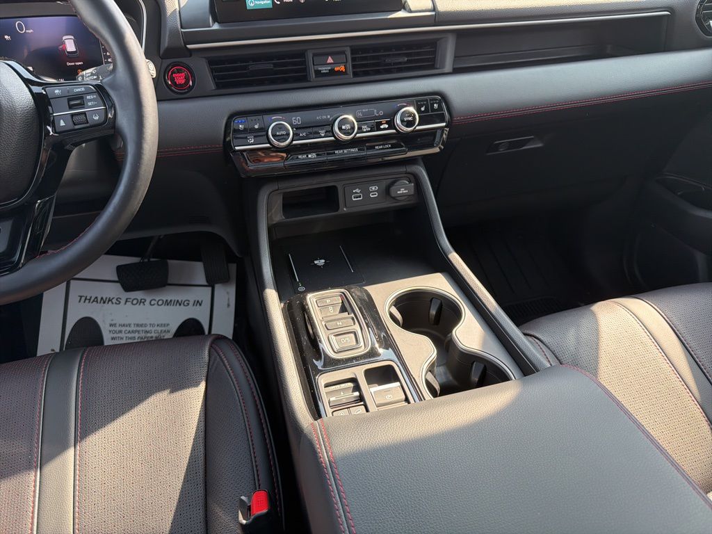 Thumbnail: 2025 Honda Pilot - 16