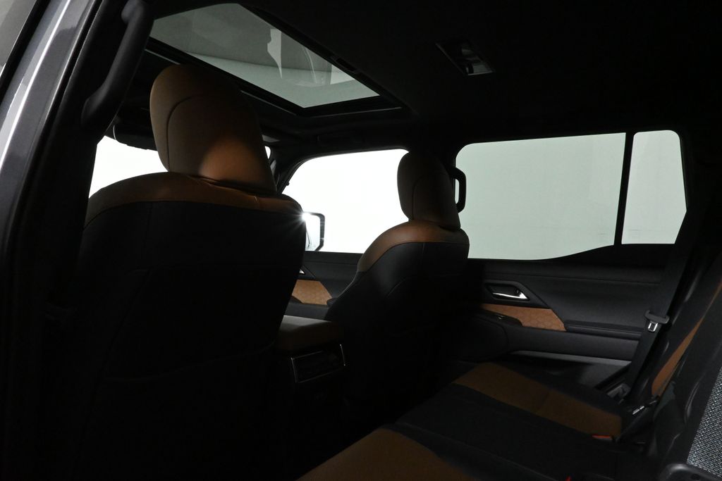 Thumbnail: 2025 Lexus GX - 31