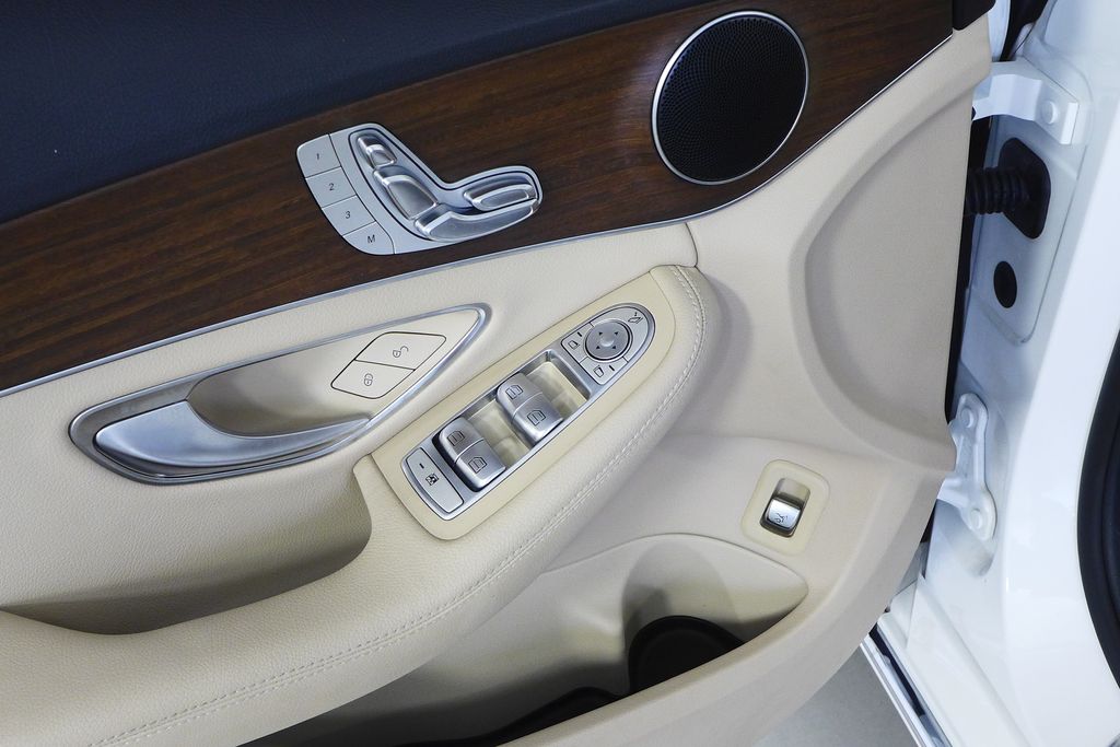 Thumbnail: 2019 Mercedes-Benz C-Class - 12