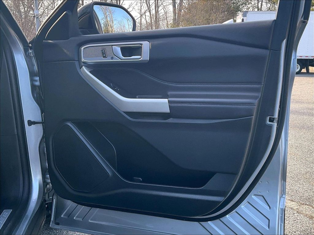2023 Ford Explorer — photo 12