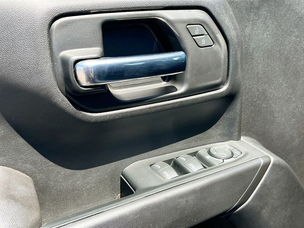 Used 2023 Gray Chevrolet Custom image 17