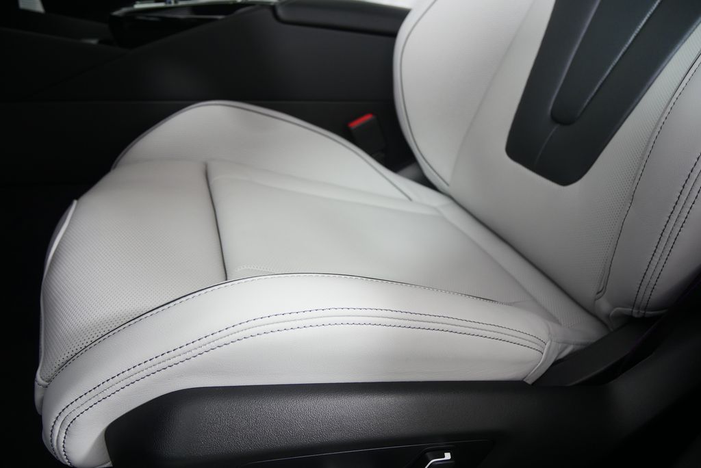 Thumbnail: 2026 BMW M5 - 11