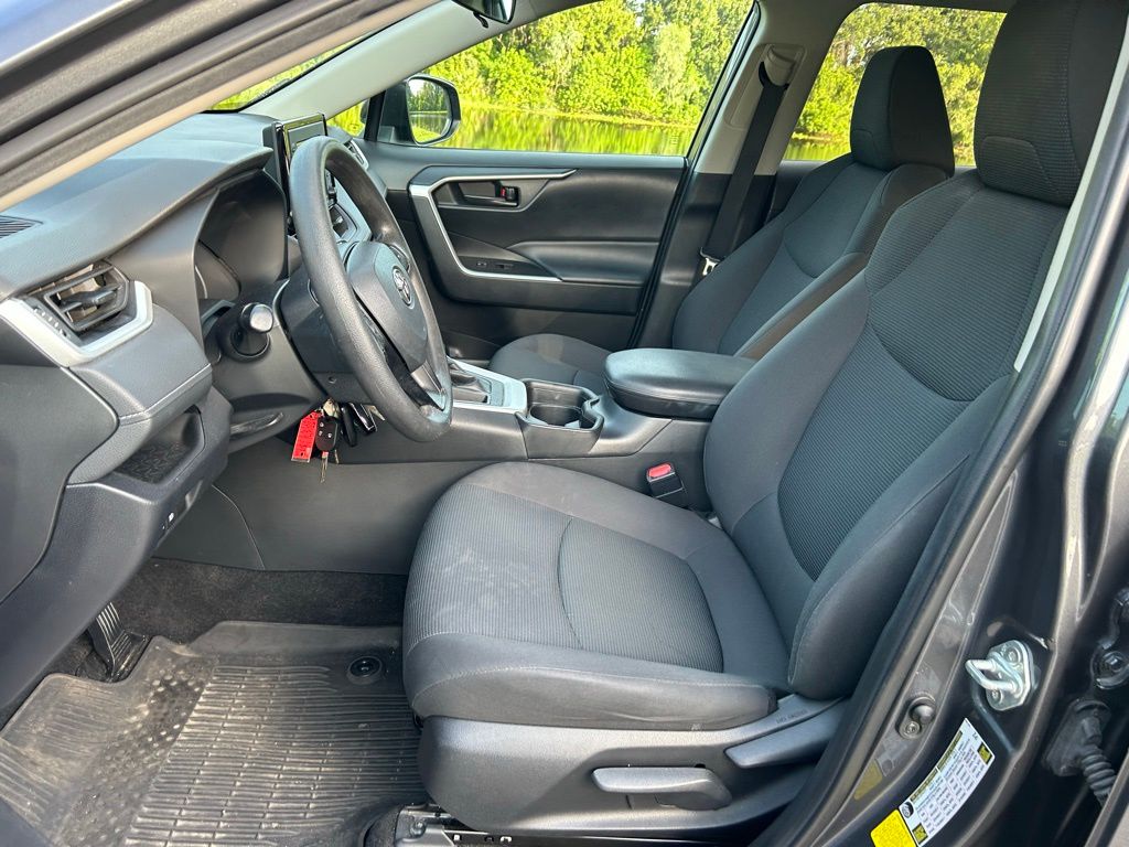 Thumbnail: 2021 Toyota RAV4 - 13