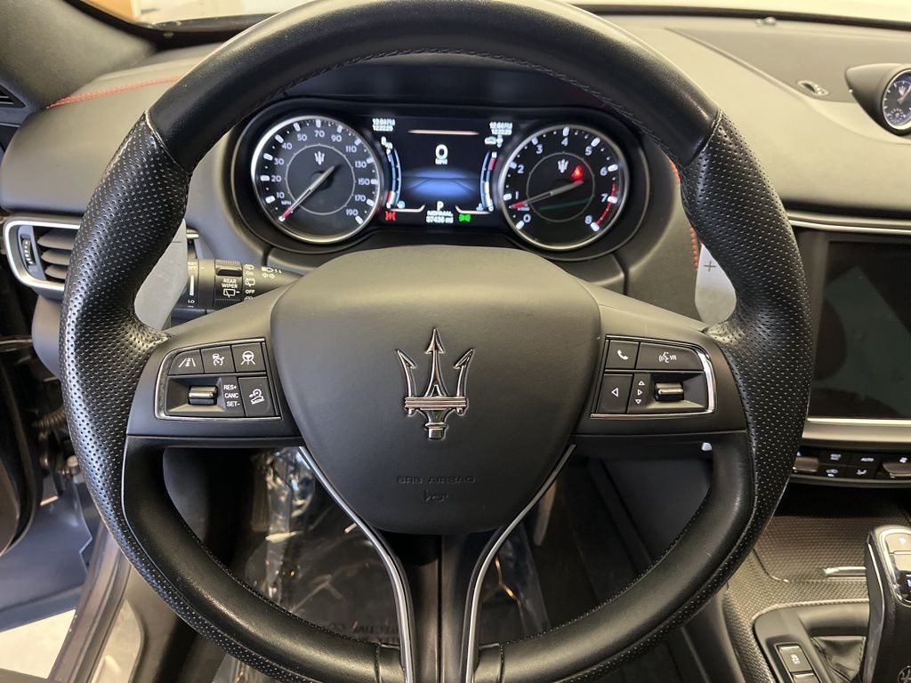 Thumbnail: 2022 Maserati Levante - 13