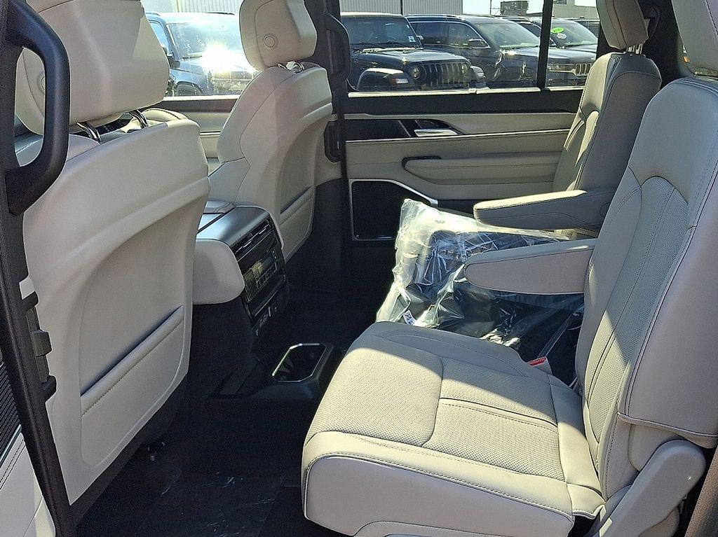 New 2026 Jeep Grand Wagoneer SUV