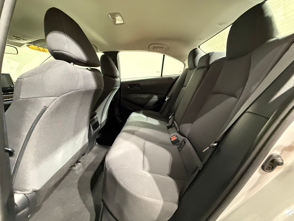 2022 Toyota Corolla LE 17