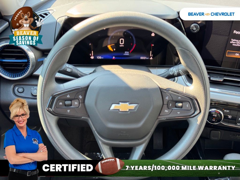 Used 2025 Chevrolet Trax SUV