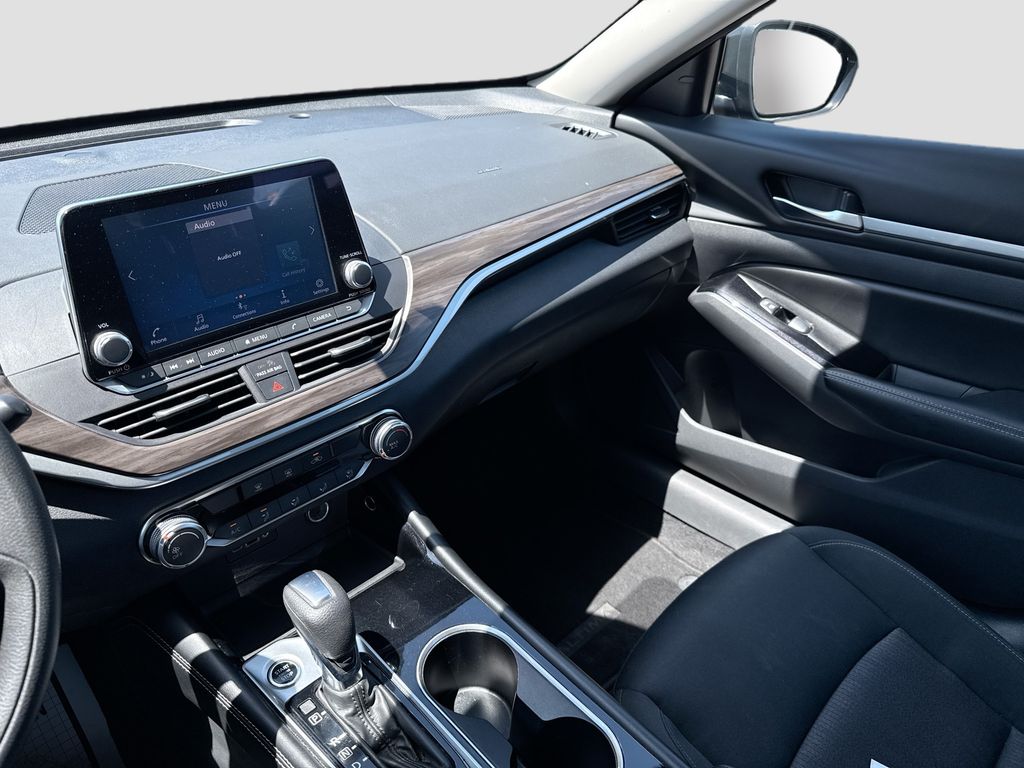2023 Nissan Altima SV 21