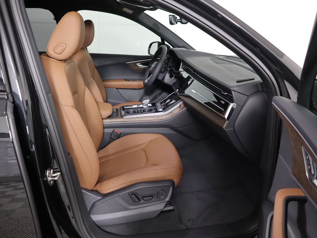 Thumbnail: 2026 Audi Q7 - 23