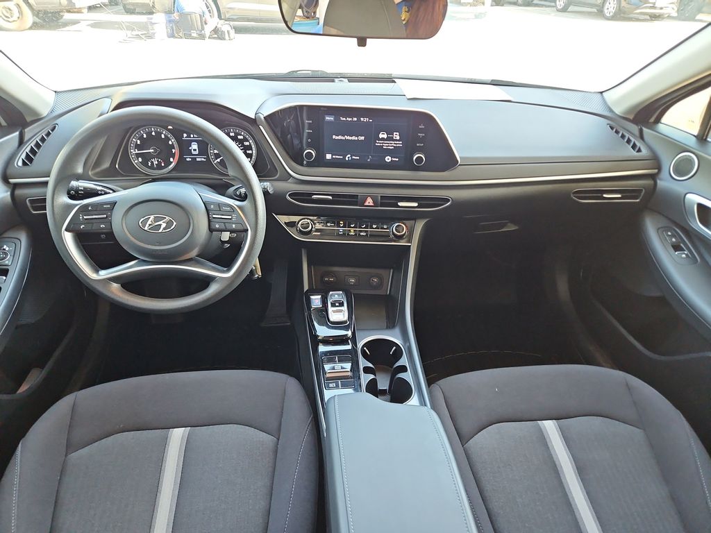 2022 Hyundai Sonata SE - 8