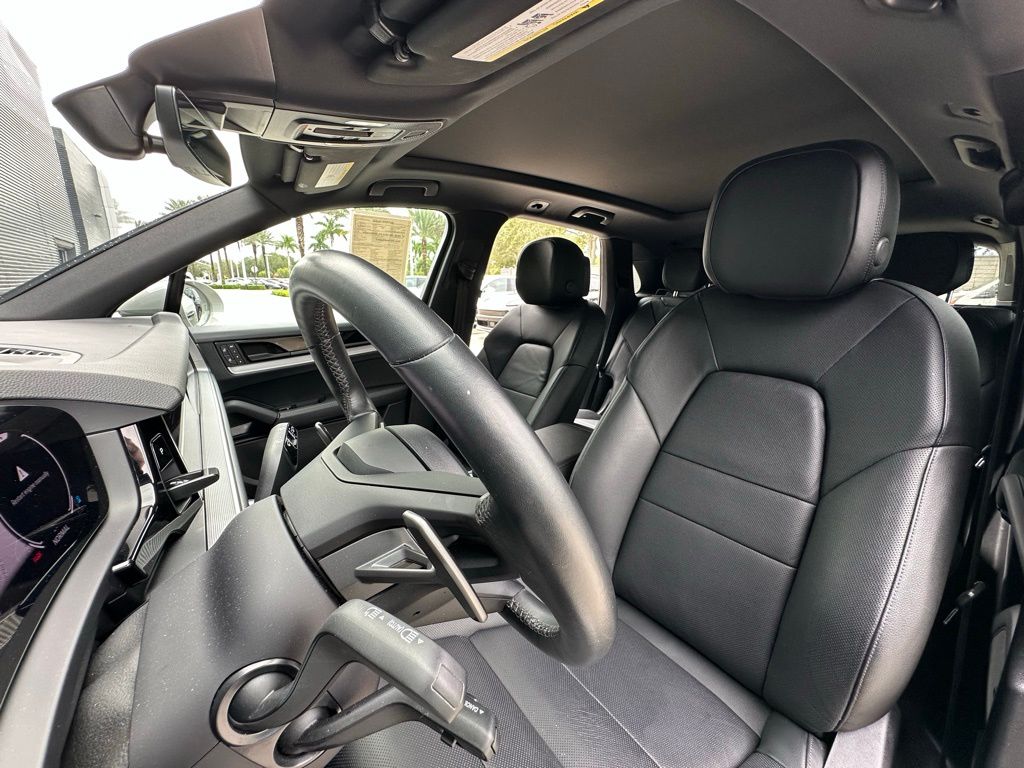 Thumbnail: 2024 Porsche Cayenne - 5