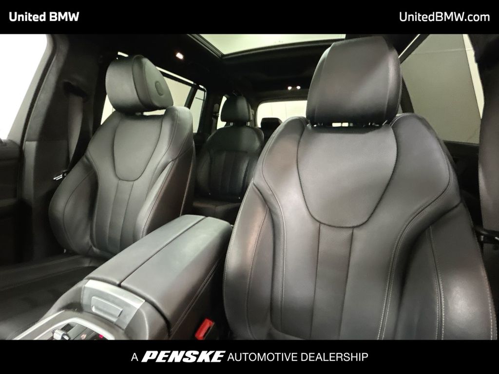 Thumbnail: 2021 BMW X7 - 13