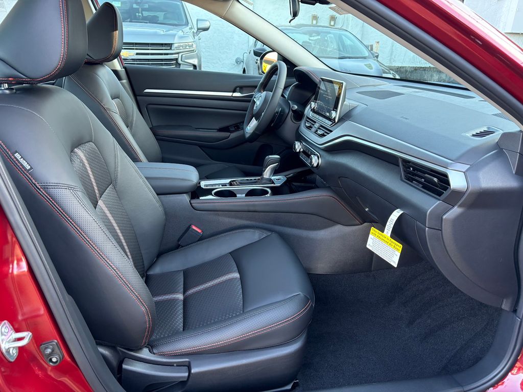 2025 Nissan Altima 2.5 SR
