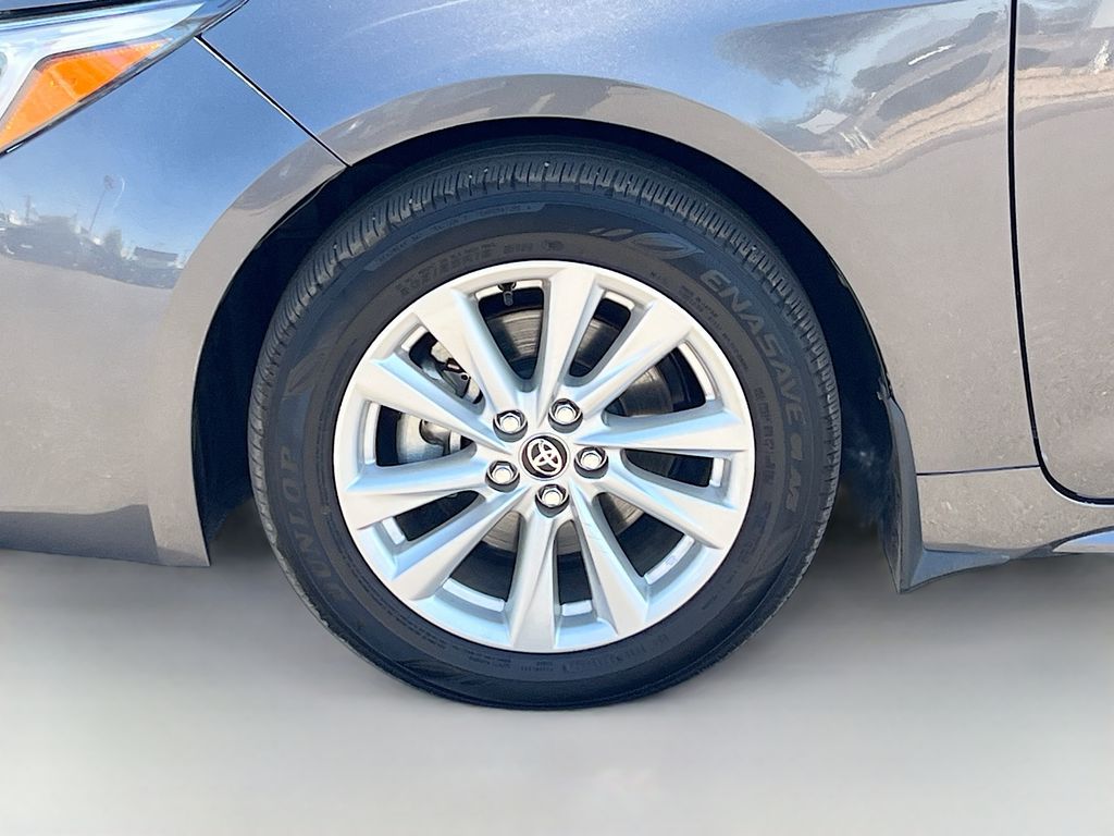 Used 2025 Gray Toyota SE image 28