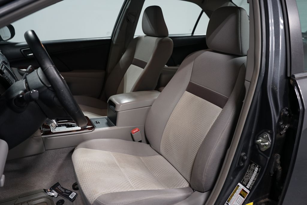 Thumbnail: 2013 Toyota Camry - 6