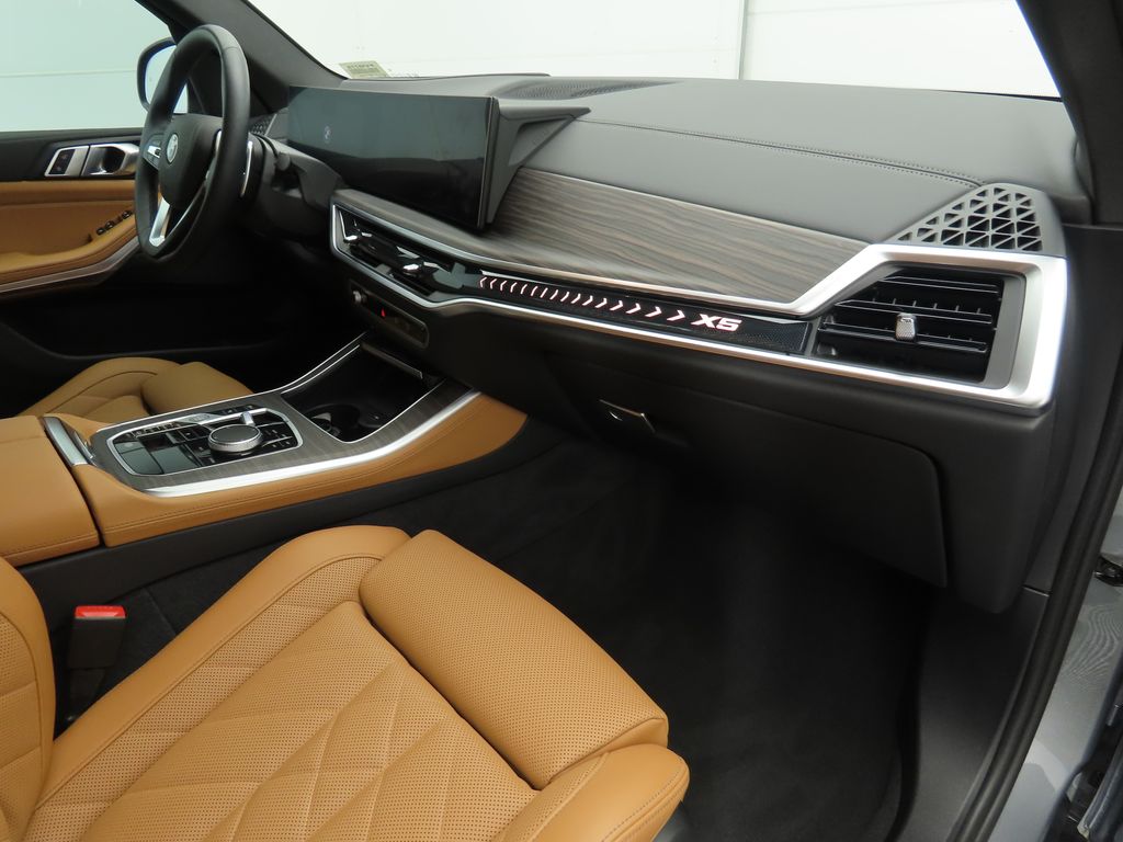 Thumbnail: 2024 BMW X5 - 18