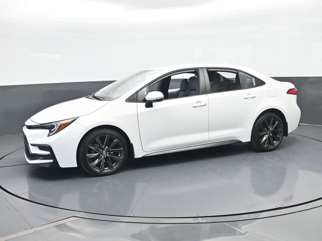 Used 2024 Ice Cap Toyota SE image 2