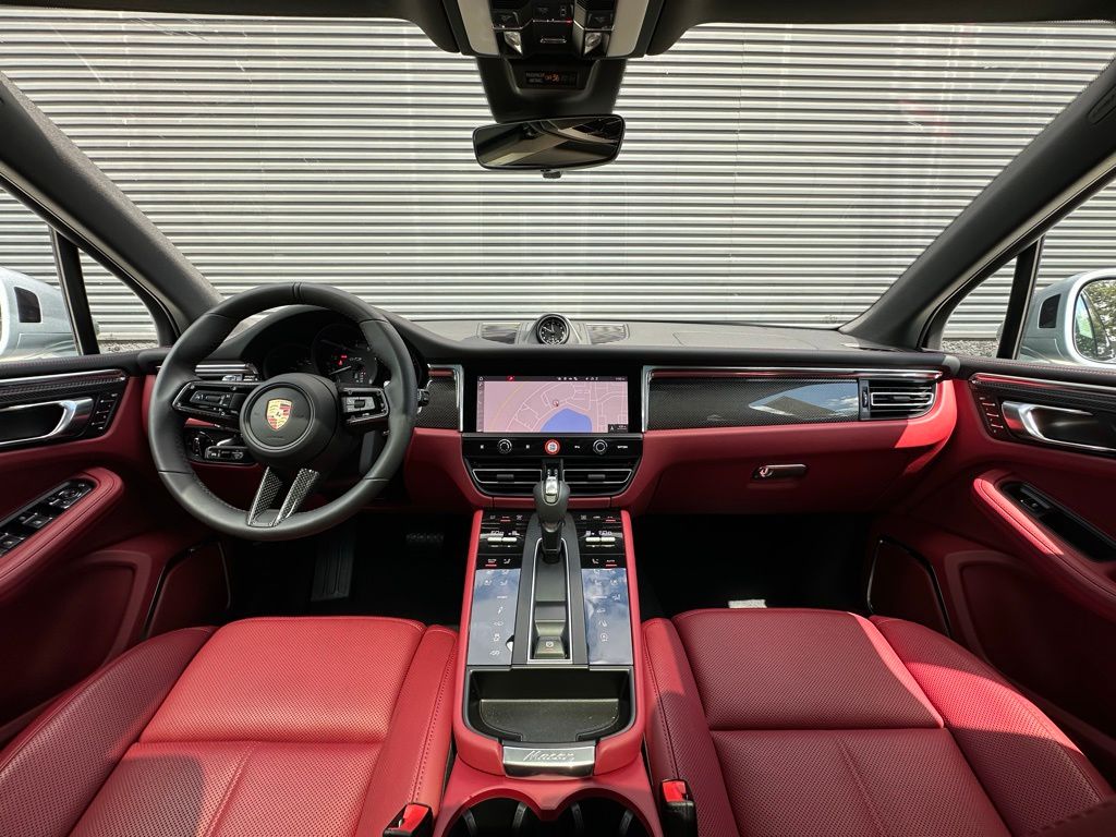 Thumbnail: 2025 Porsche Macan - 6