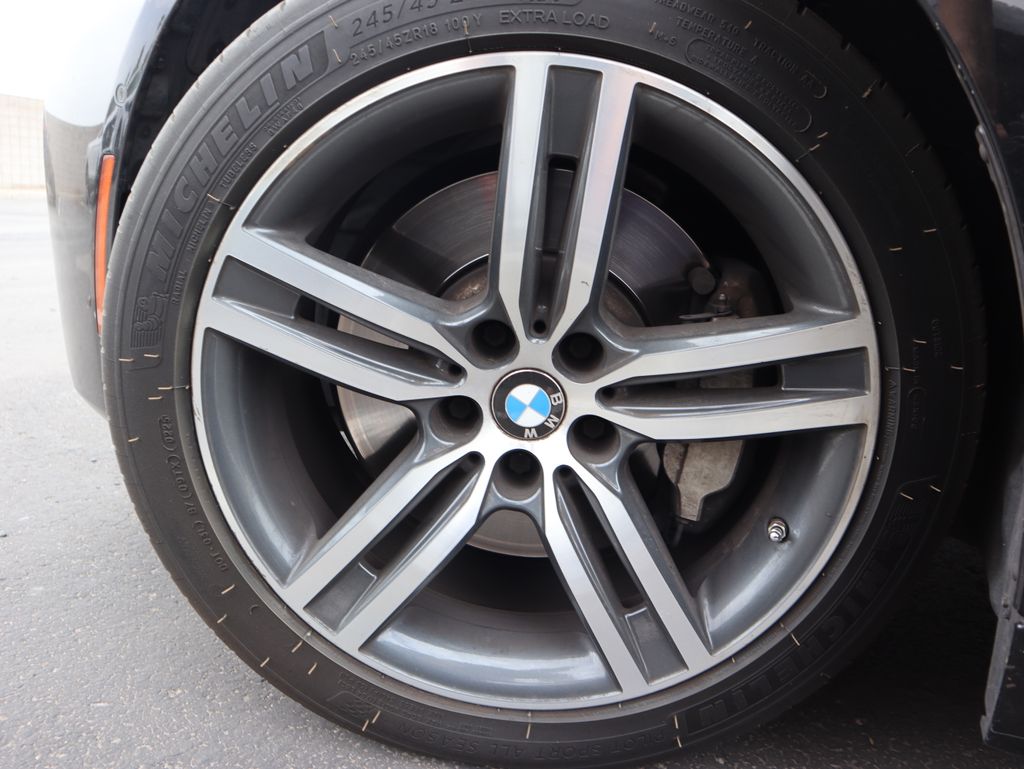 Thumbnail: 2021 BMW 5 Series - 16