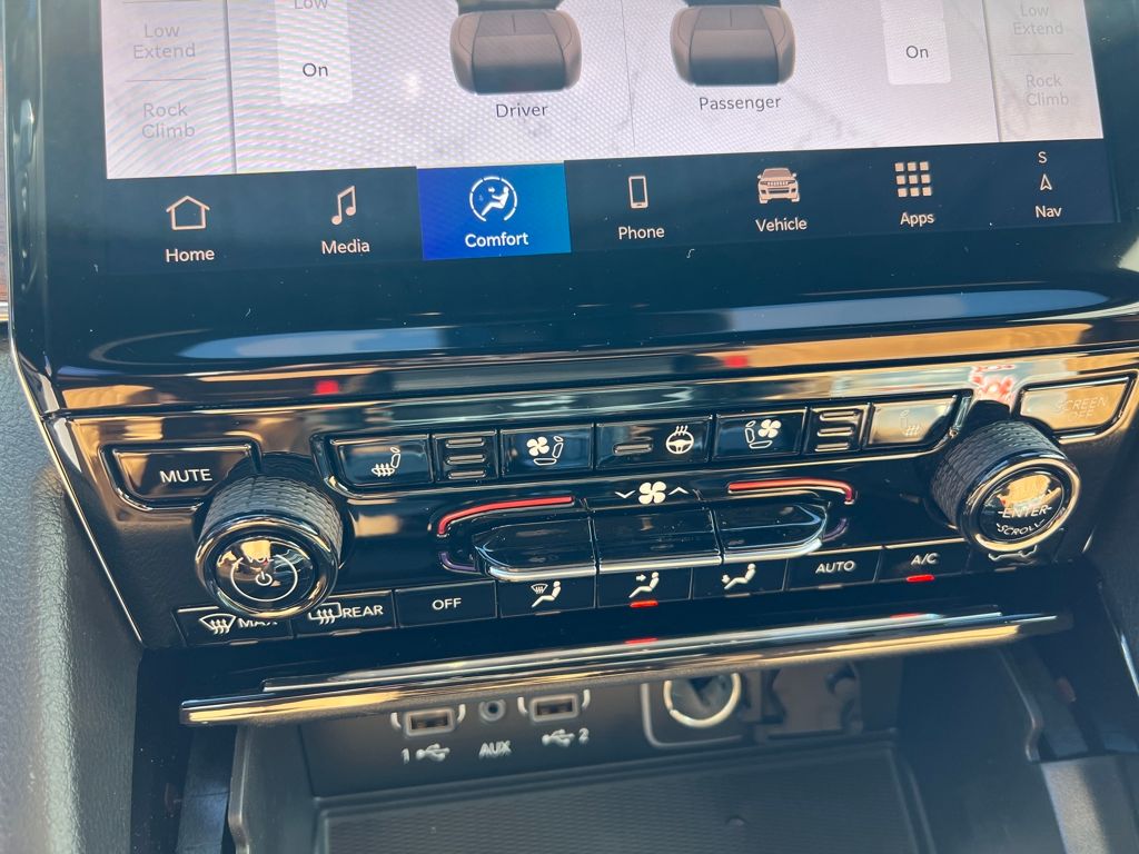 new 2025 Jeep Grand Cherokee car, priced at $57,990