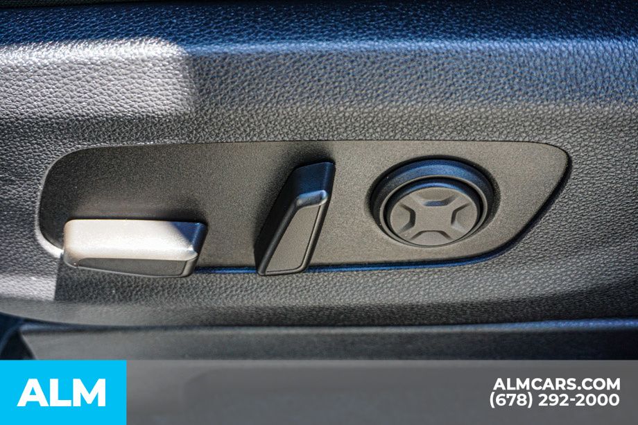 Used 2025 Black Kia LXS image 40
