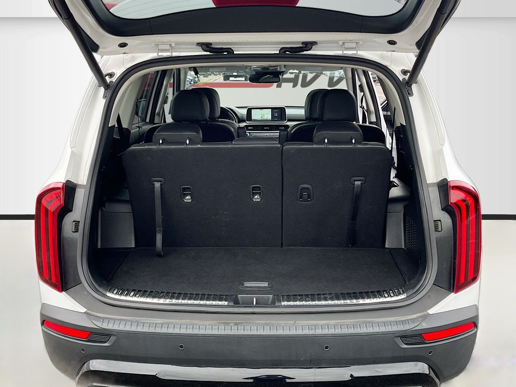 Used 2021 White Kia SX image 28