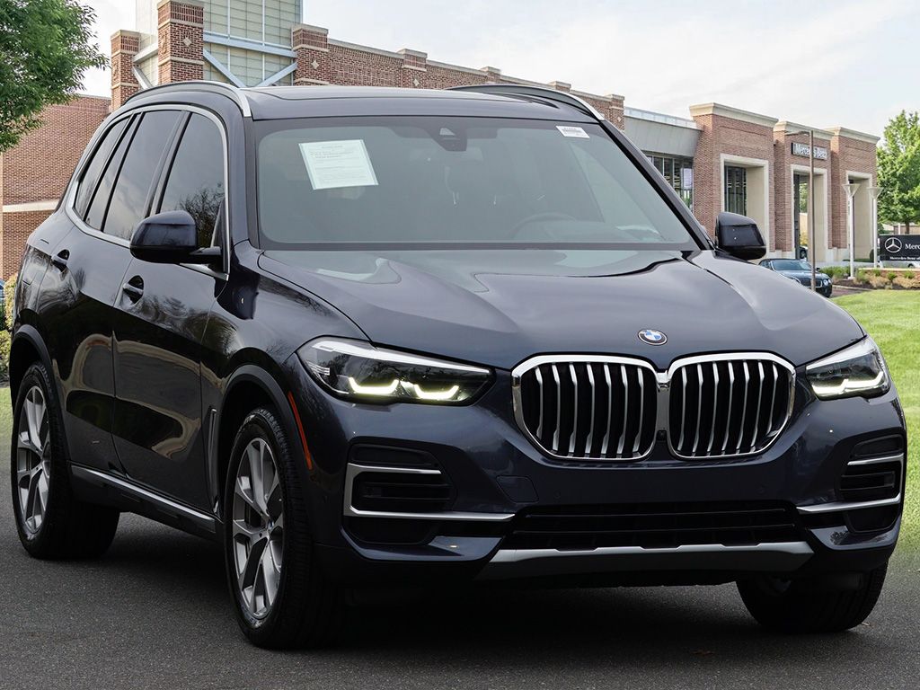 Thumbnail: 2022 BMW X5 - 3